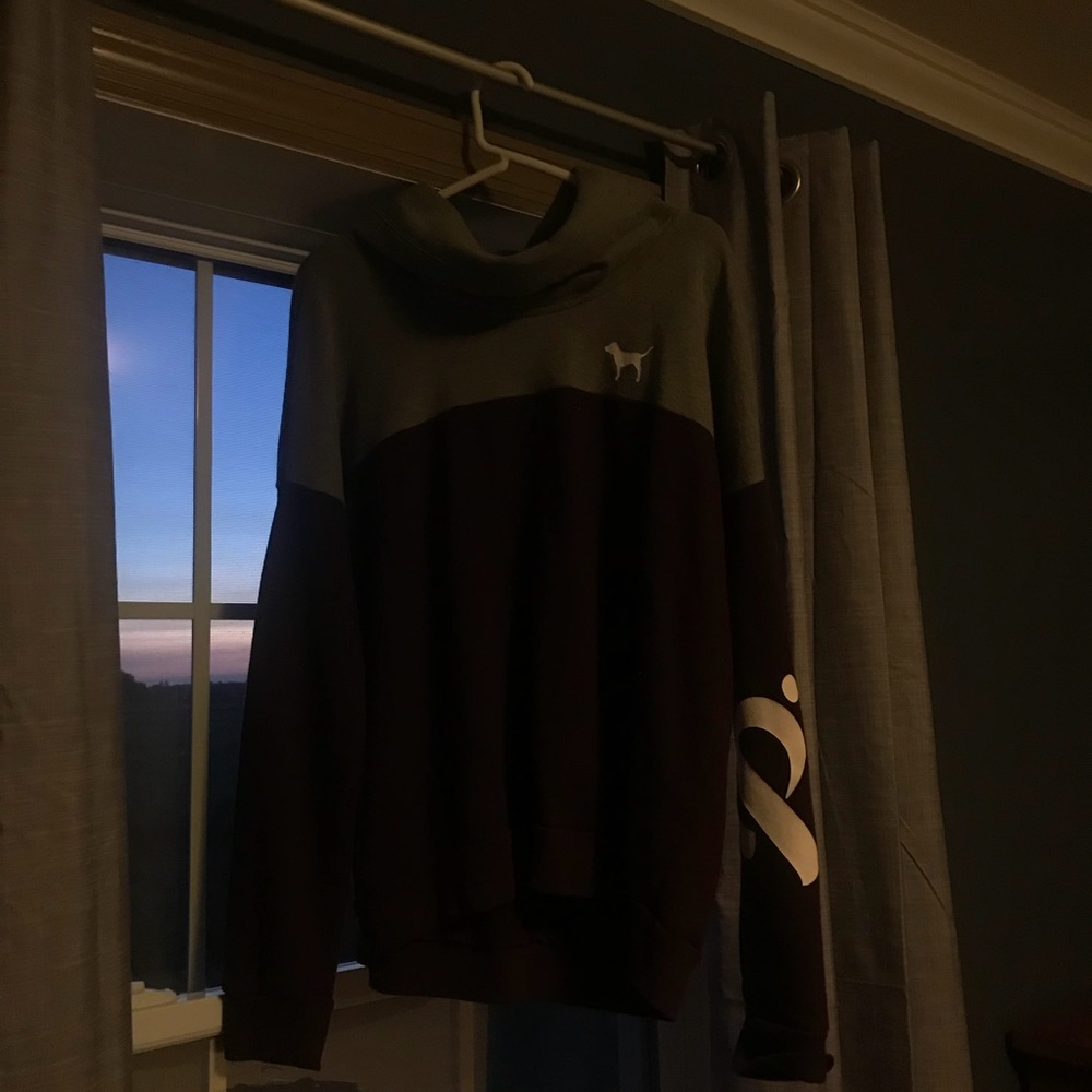maroon turtle neck